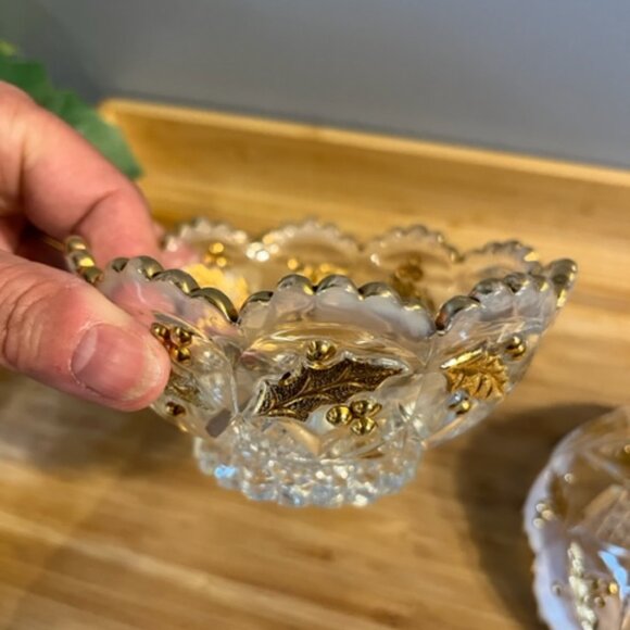 EAPG Northwood HTF berry bowls Set of 2 berries and leaves Christmas design - Picture 5 of 9